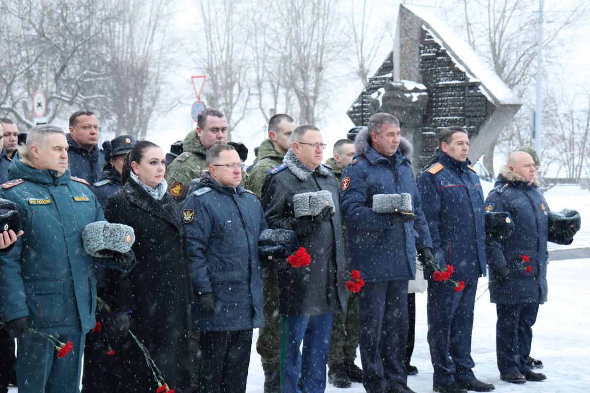 Офицер следственного управления принял участие в памятном мероприятии, посвященным Дню Героев Отечества