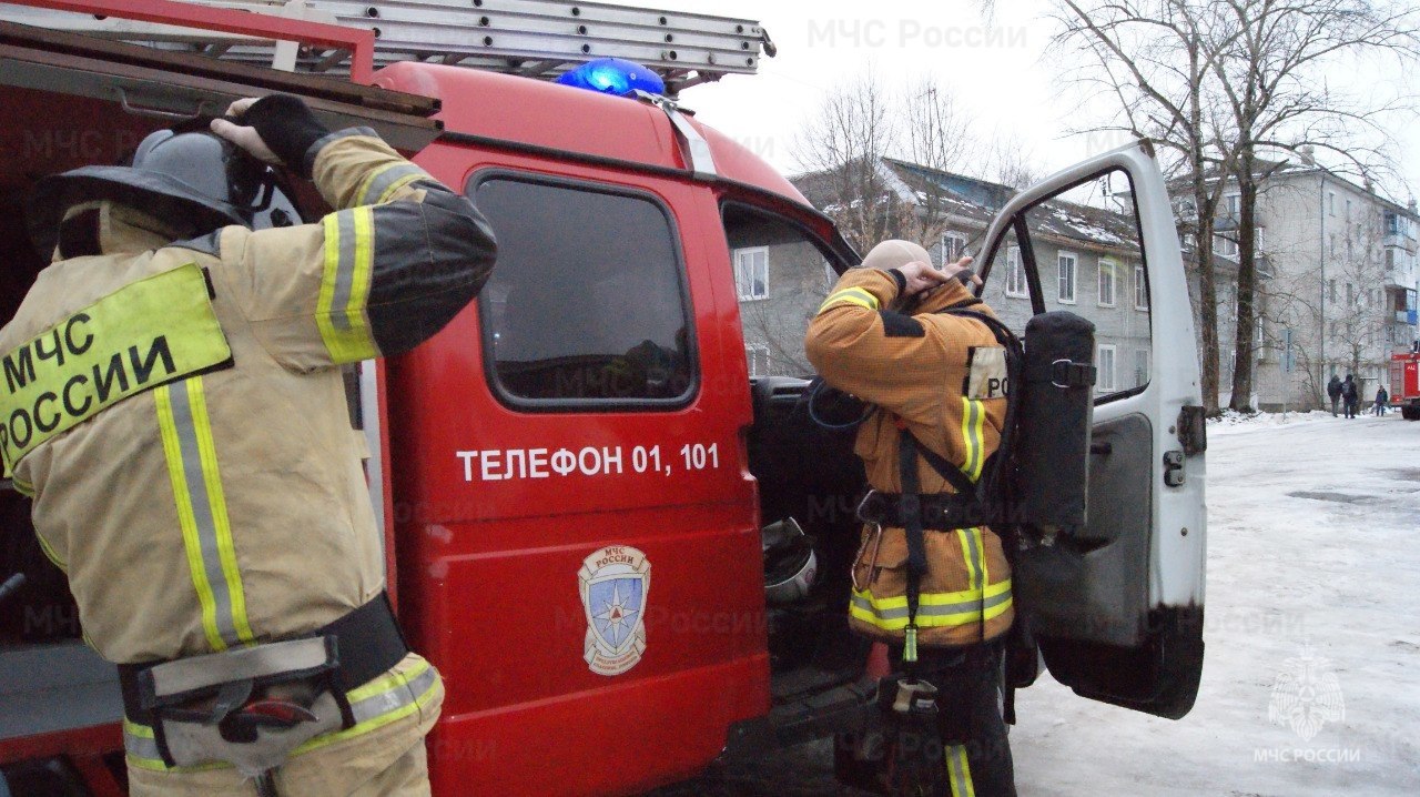 В Котласе прошли масштабные пожарно-тактические учения в Доме культуры В Котласе прошли масштабные пожарно-тактические учения в Доме культуры