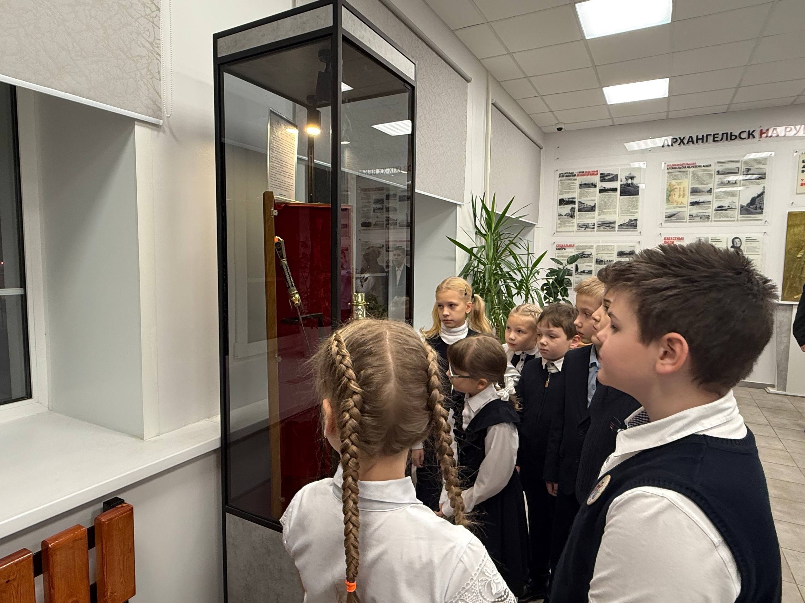 14 школа Архангельска приняла легендарный "Меч Победы"! 14 школа Архангельска приняла легендарный "Меч Победы"!