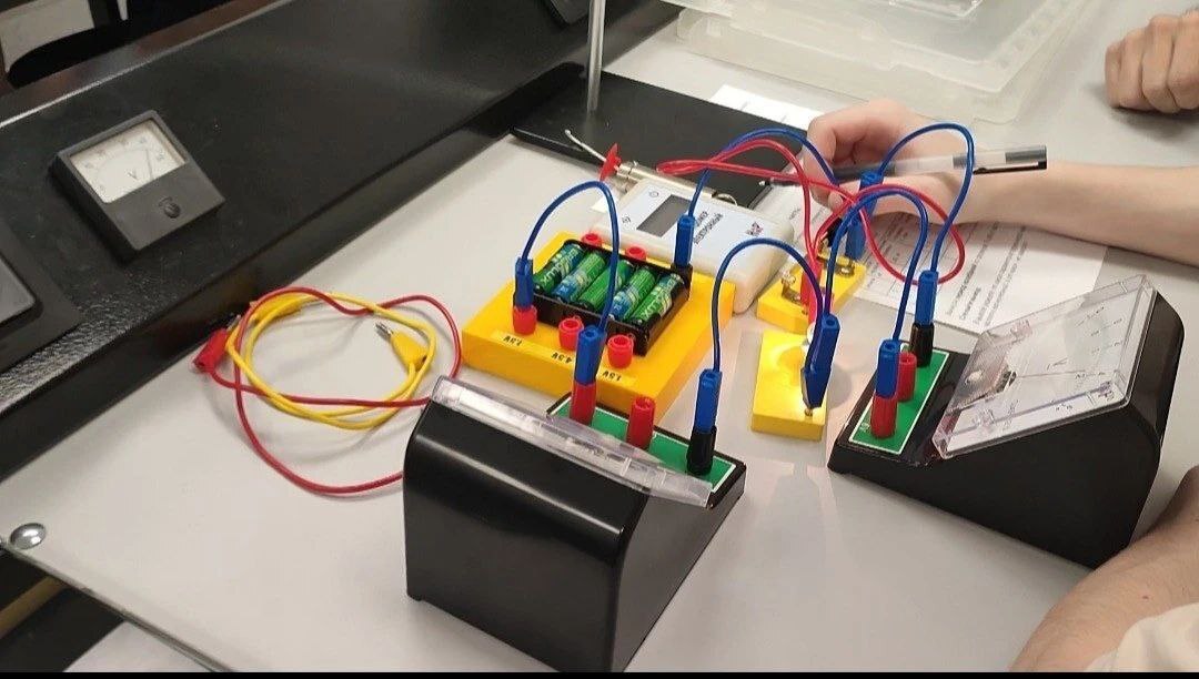 В школе № 2 появилась настоящая лаборатория будущего! В школе № 2 появилась настоящая лаборатория будущего!