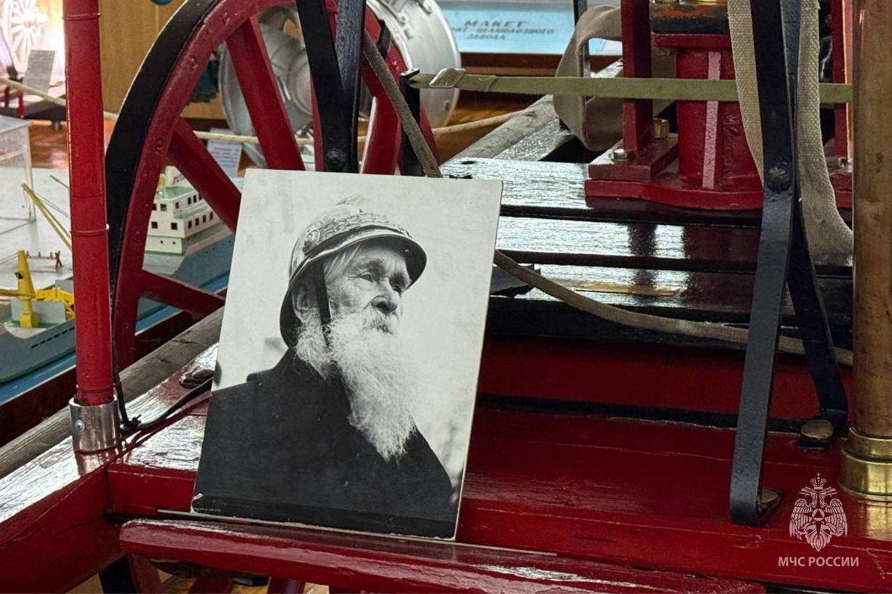 В Архангельске на пожарно-технической выставке появился трубный ход 1903 года В Архангельске на пожарно-технической выставке появился трубный ход 1903 года