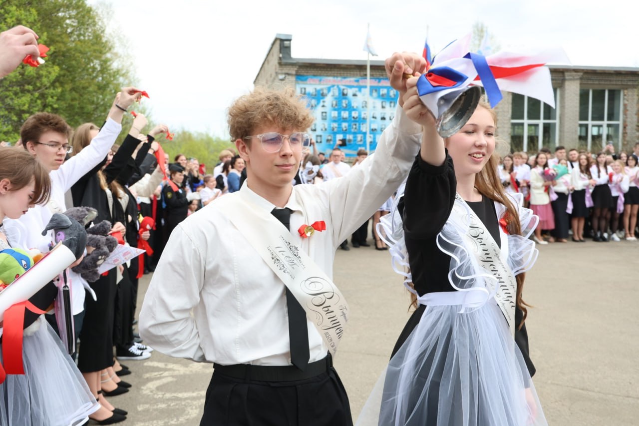 Последние звонки в школах Архангельска пройдут 26 мая, а выпускные вечера – 27 июня