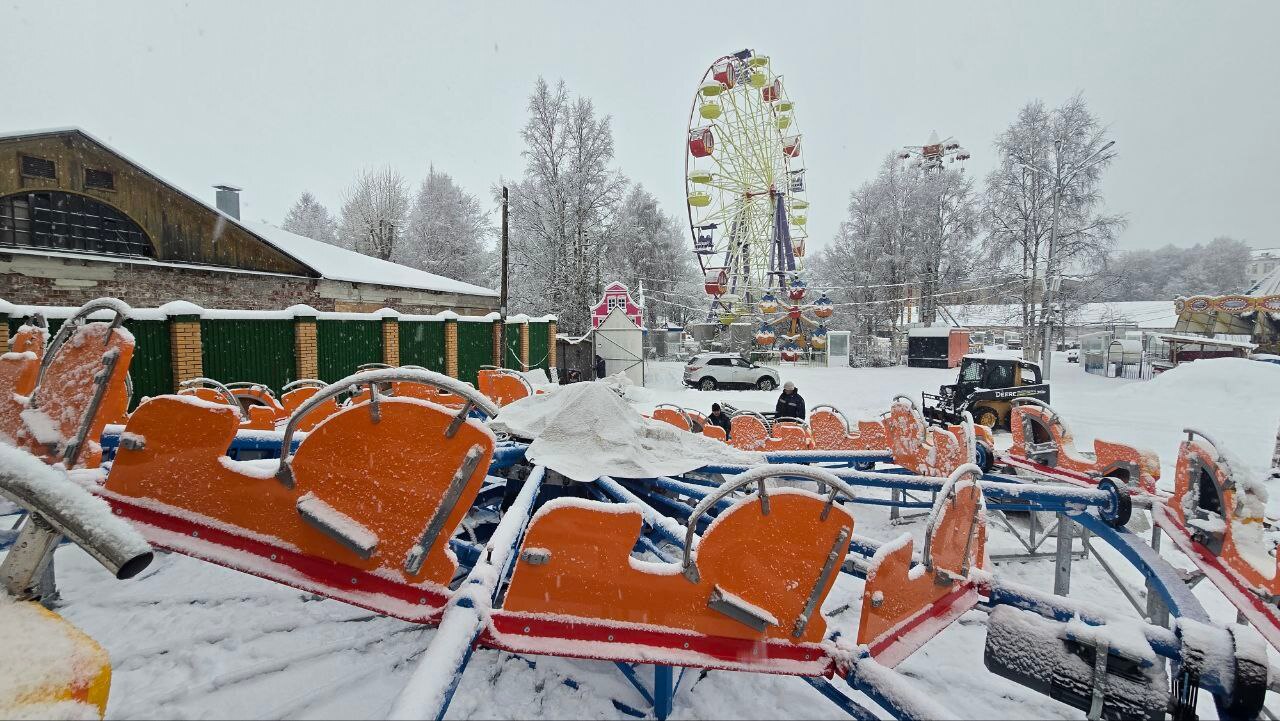 Весёлый и скоростной: в «Потешном дворе» устанавливают новый аттракцион! Весёлый и скоростной: в «Потешном дворе» устанавливают новый аттракцион!