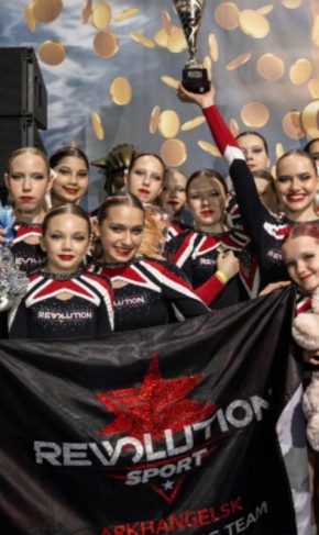 Не просто танцы с помпонами! Поздравляем юную спортсменку - чирлидершу!