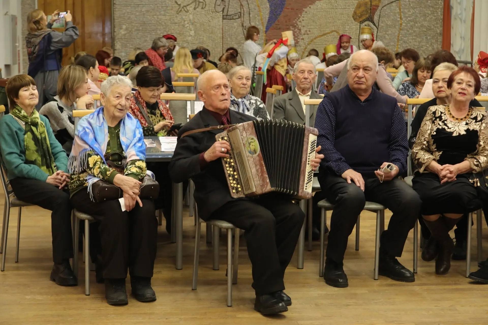 Игорь Арсентьев: В Северодвинске сегодня прошёл Фестиваль национальных культур: в городе работает 12 объединений - землячеств и этно-культурных автономий Игорь Арсентьев: В Северодвинске сегодня прошёл Фестиваль национальных культур: в городе работает 12 объединений - землячеств и этно-культурных автономий