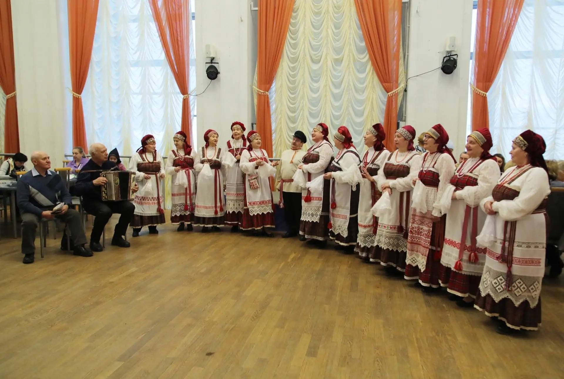 Игорь Арсентьев: В Северодвинске сегодня прошёл Фестиваль национальных культур: в городе работает 12 объединений - землячеств и этно-культурных автономий Игорь Арсентьев: В Северодвинске сегодня прошёл Фестиваль национальных культур: в городе работает 12 объединений - землячеств и этно-культурных автономий