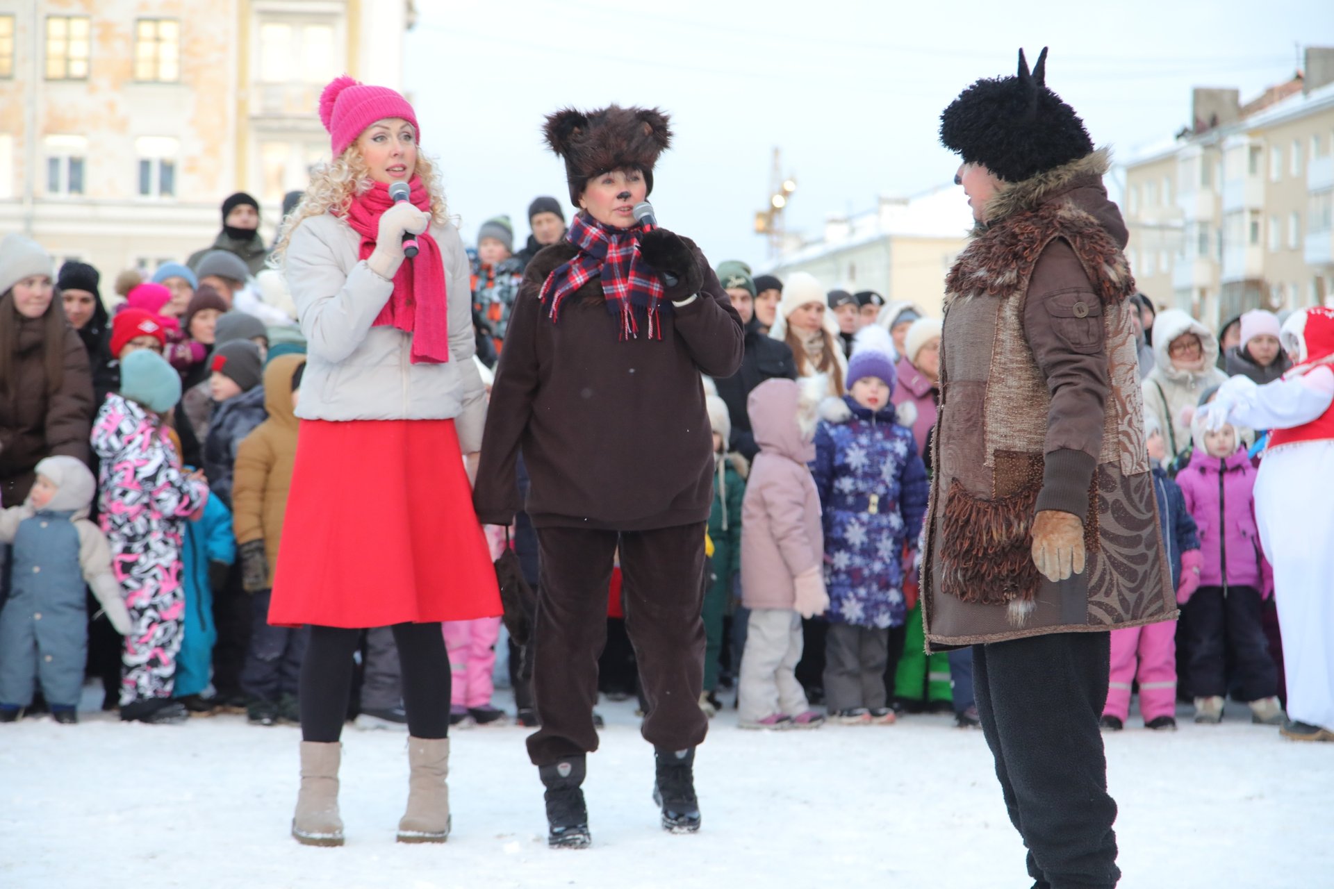 На площади Победы зажгла свои огни главная ёлка Северодвинска На площади Победы зажгла свои огни главная ёлка Северодвинска