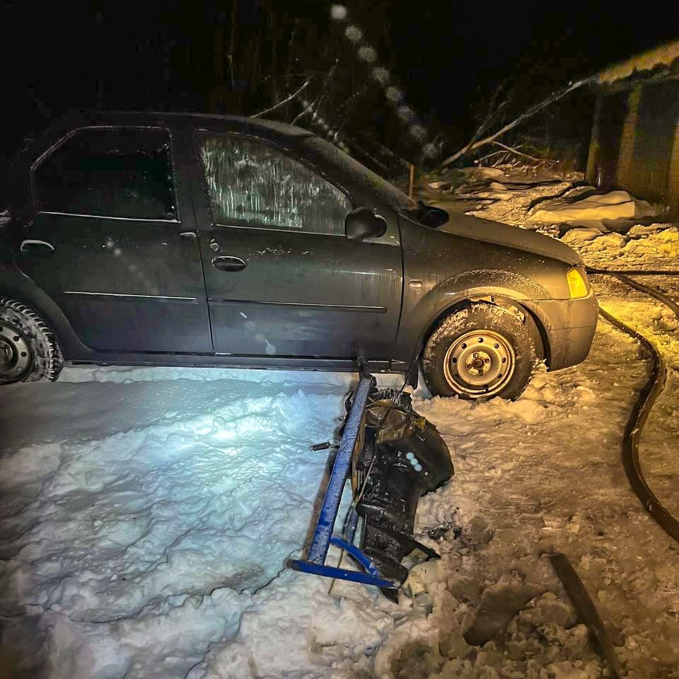 Крупный пожар в гаражном кооперативе произошёл в Котласском округе Крупный пожар в гаражном кооперативе произошёл в Котласском округе