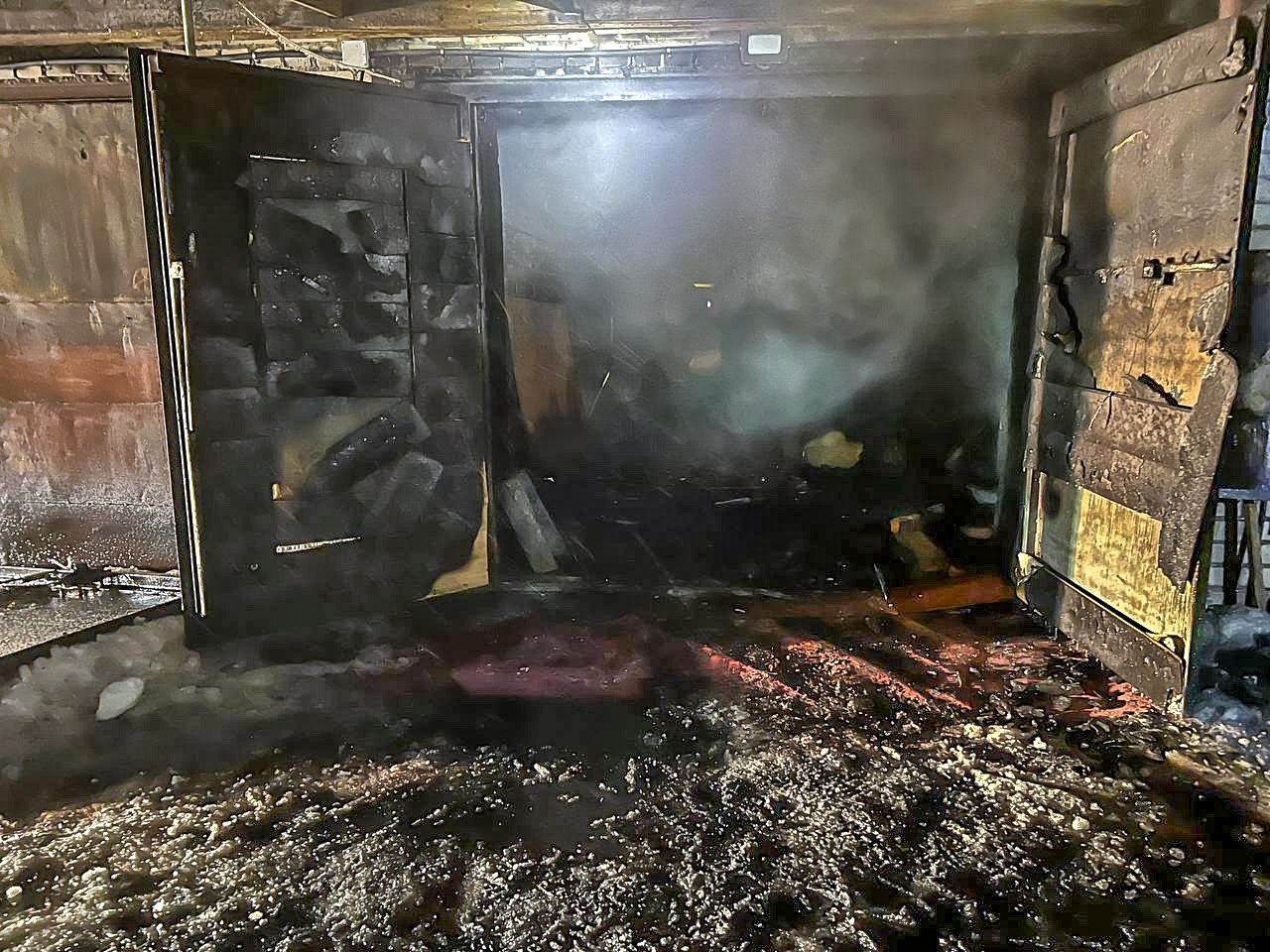 Крупный пожар в гаражном кооперативе произошёл в Котласском округе Крупный пожар в гаражном кооперативе произошёл в Котласском округе