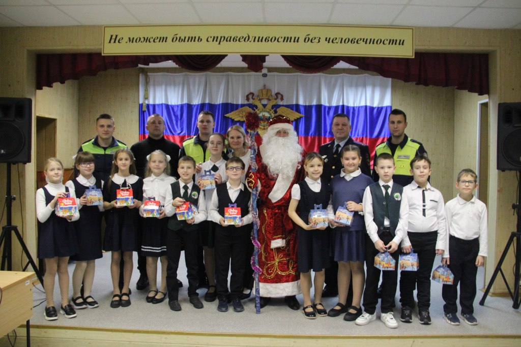 В Центре профессиональной подготовки регионального УМВД состоялось торжественное мероприятие, посвященное Дню создания подразделения В Центре профессиональной подготовки регионального УМВД состоялось торжественное мероприятие, посвященное Дню создания подразделения