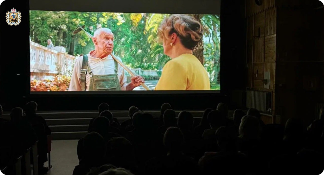 В селе Благовещенское Вельского района открылся кинотеатр «Остров» В селе Благовещенское Вельского района открылся кинотеатр «Остров»