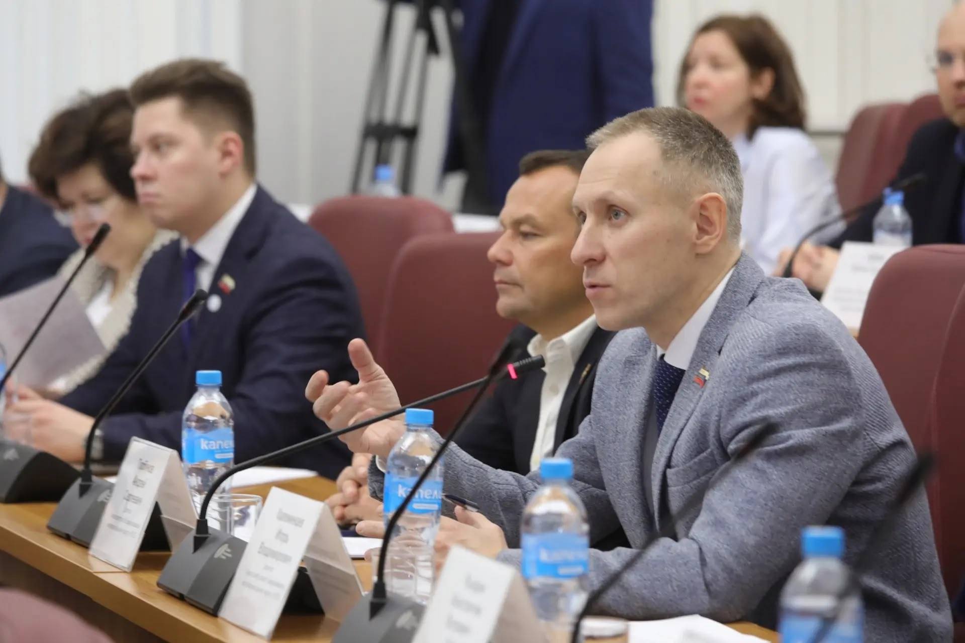 Игорь Арсентьев: Северодвинские депутаты приняли проект городского бюджета на 2026-2028 годы Игорь Арсентьев: Северодвинские депутаты приняли проект городского бюджета на 2026-2028 годы