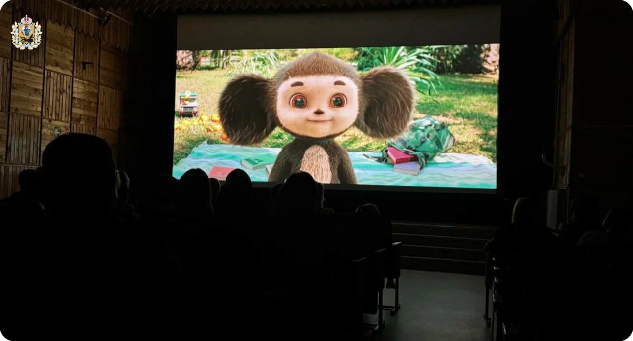 В селе Благовещенское Вельского района открылся кинотеатр «Остров» В селе Благовещенское Вельского района открылся кинотеатр «Остров»