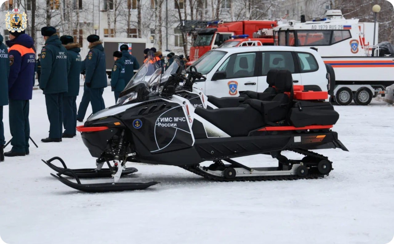 Сегодня подразделениям МЧС России вручили ключи от новой техники Сегодня подразделениям МЧС России вручили ключи от новой техники