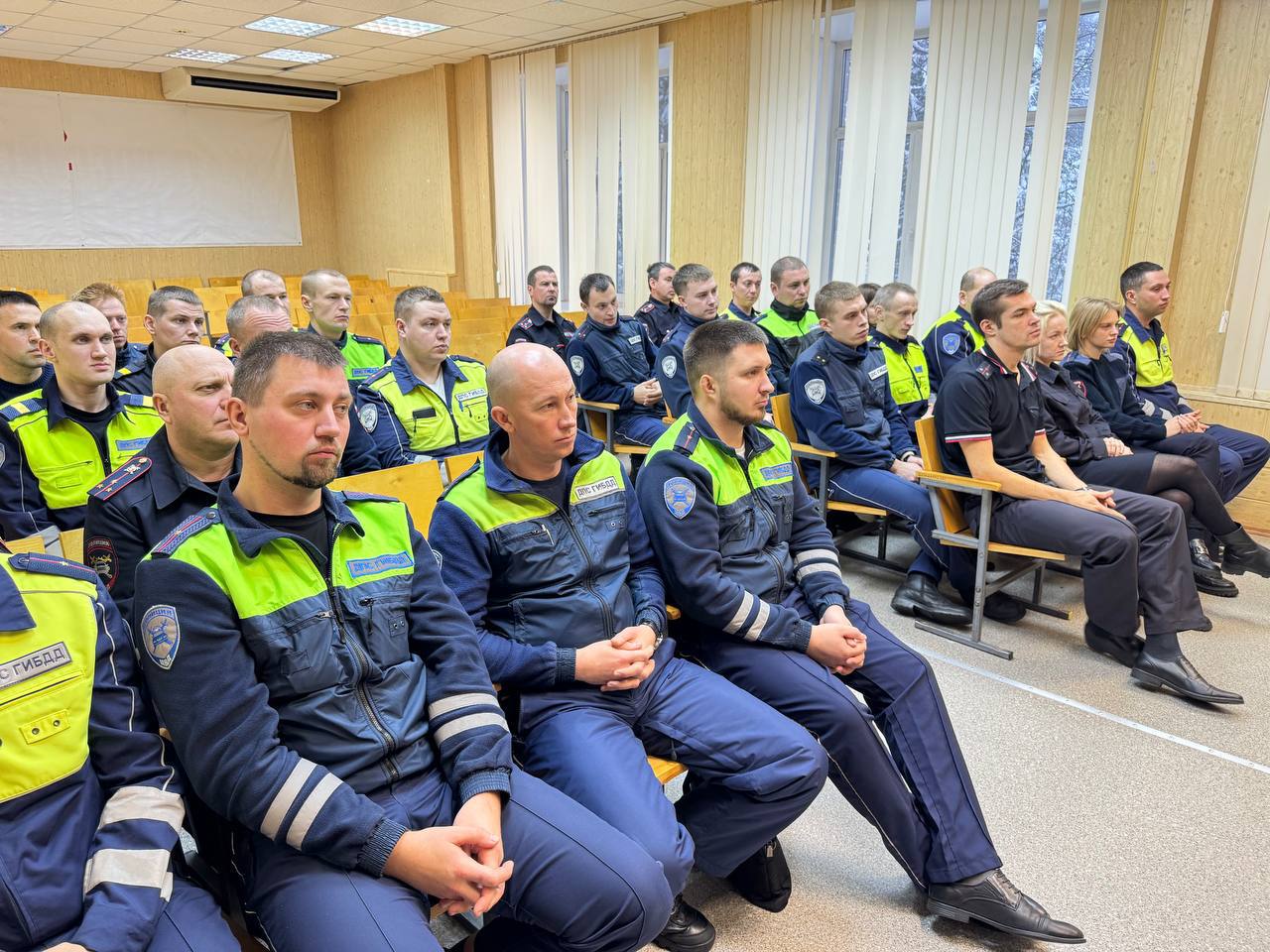 С 15 по 17 декабря 2025 г. на базе Центра Профессиональной Подготовки УМВД России по Архангельской области прошли учебно - методические сборы сотрудников Госавтоинспекции УМВД России по Архангельской области и подчиненых... С 15 по 17 декабря 2025 г. на базе Центра Профессиональной Подготовки УМВД России по Архангельской области прошли учебно - методические сборы сотрудников Госавтоинспекции УМВД России по Архангельской области и подчиненых...