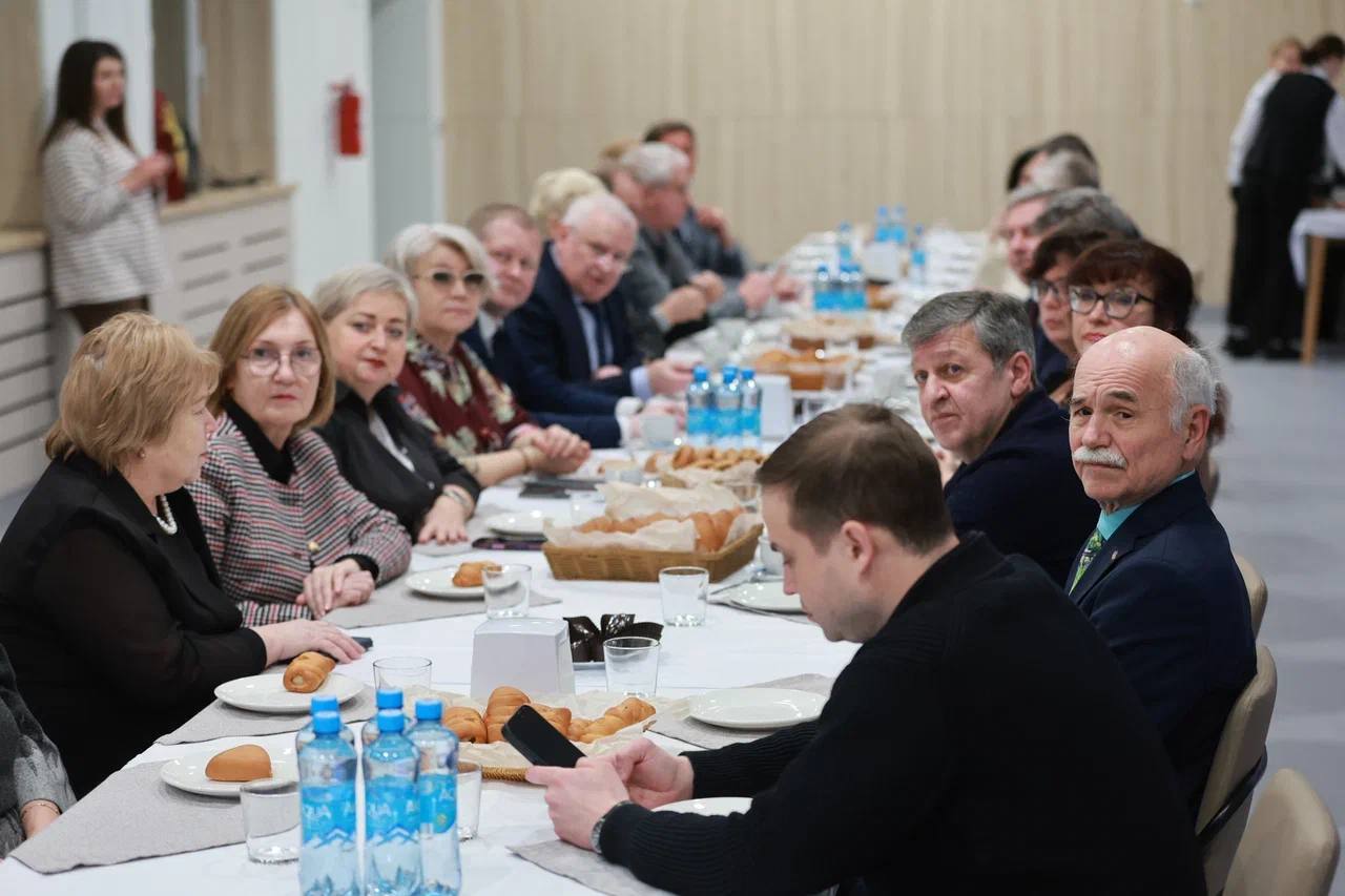 По доброй традиции в конце декабря провели выездное совещание общественного совета города: подвели итоги работы за год и обозначили планы на будущее По доброй традиции в конце декабря провели выездное совещание общественного совета города: подвели итоги работы за год и обозначили планы на будущее