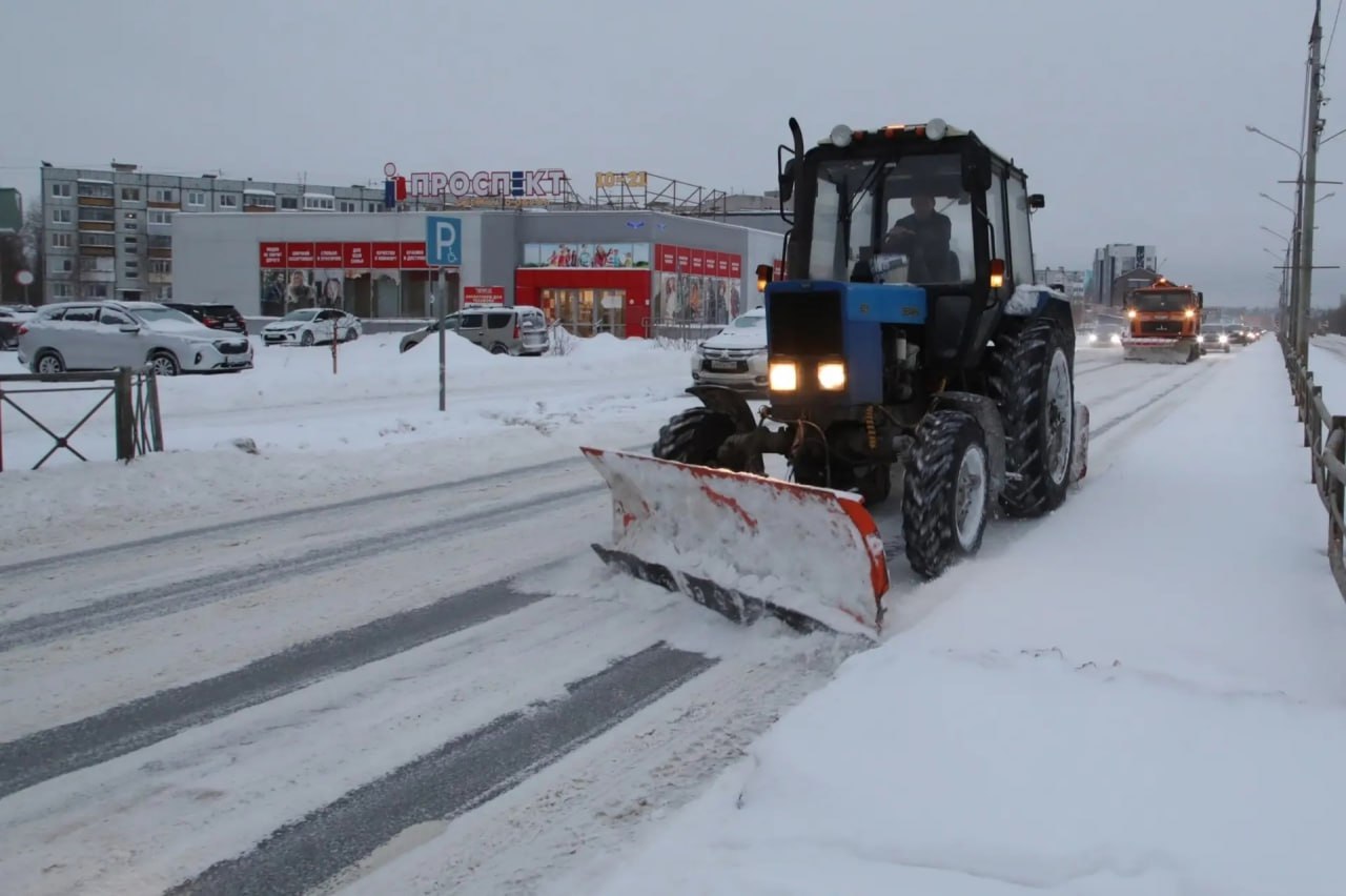 Игорь Арсентьев: На севере погода не только изменчива, но еще и с характером! Несколько дней идет снег и на термометре -2 градуса, в субботу - дождь и +2, а к понедельнику температура опустится до -12 Игорь Арсентьев: На севере погода не только изменчива, но еще и с характером! Несколько дней идет снег и на термометре -2 градуса, в субботу - дождь и +2, а к понедельнику температура опустится до -12