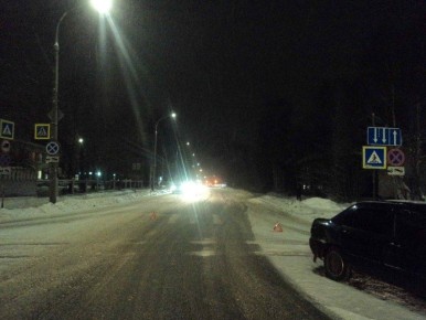 Вечером 17 декабря в полицию поступило сообщение о дорожно-транспортном происшествии на перекрестке улиц Теснанова и Самойло