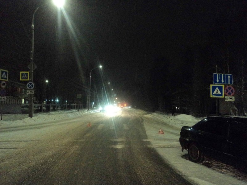 Вечером 17 декабря в полицию поступило сообщение о дорожно-транспортном происшествии на перекрестке улиц Теснанова и Самойло