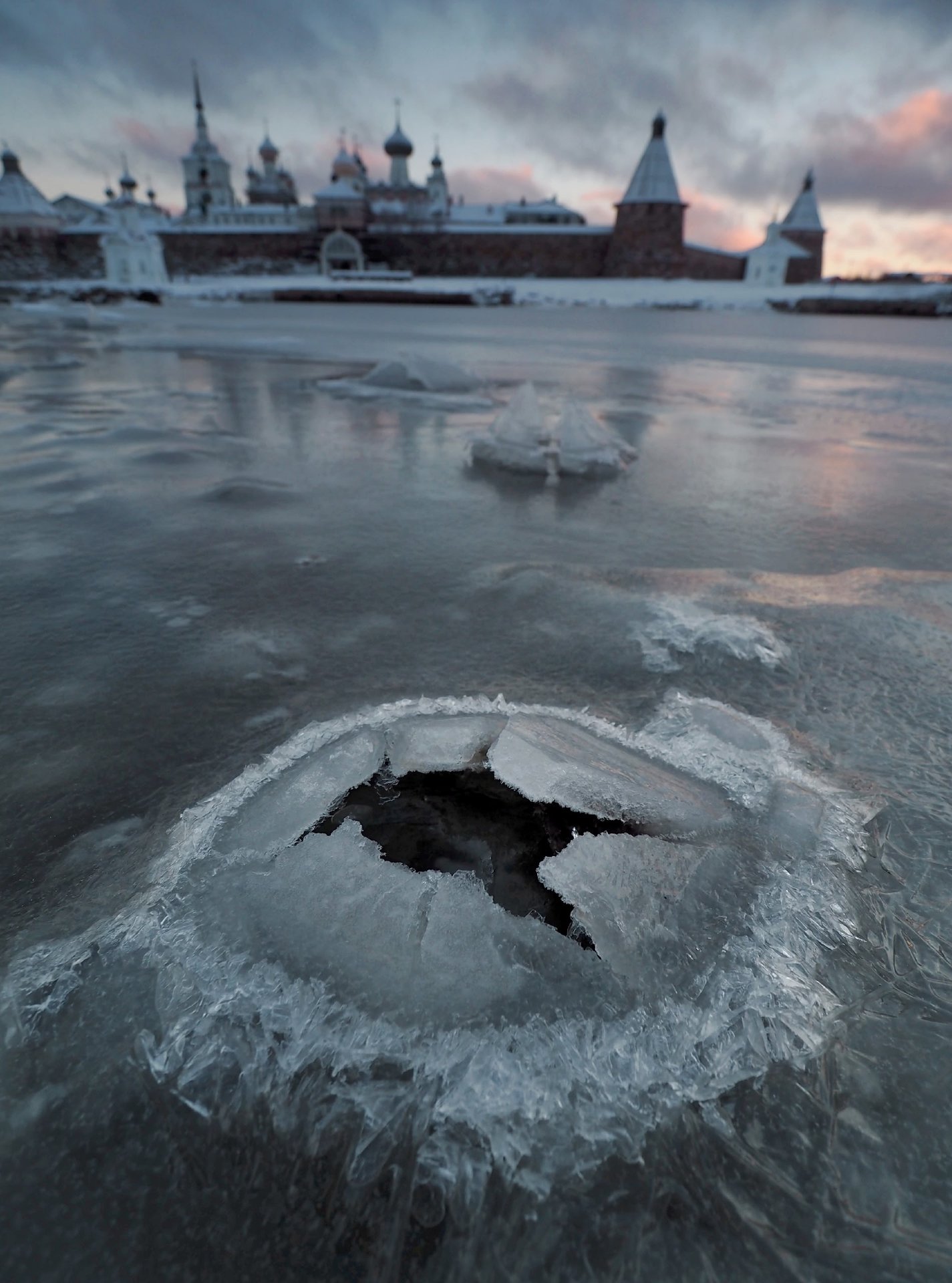 Декабрь. Молчаливые пейзажи Соловков окутаны мягким светом Декабрь. Молчаливые пейзажи Соловков окутаны мягким светом