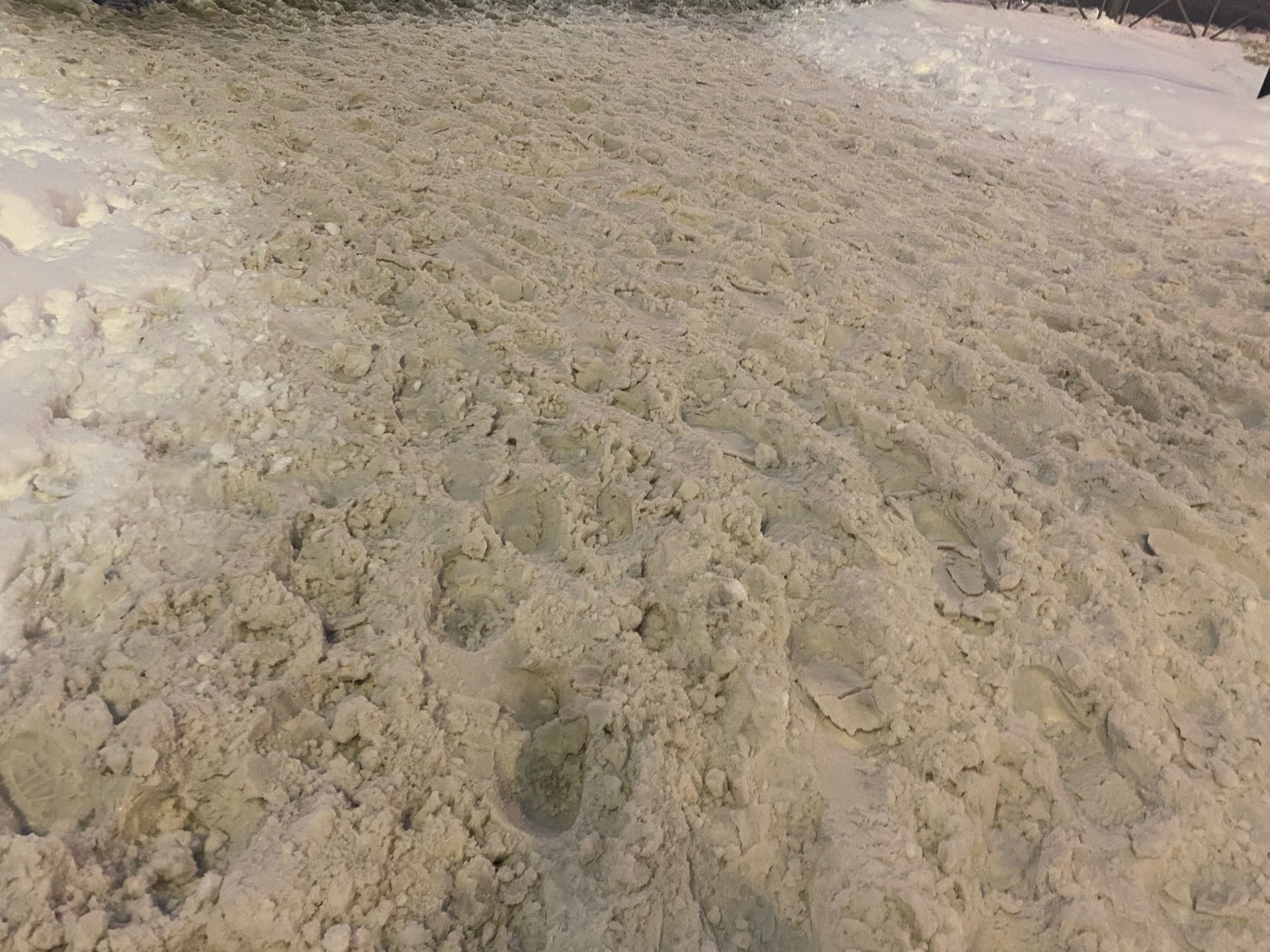 В Архангельске — снежная каша, хоть ложкой мешай! В Архангельске — снежная каша, хоть ложкой мешай!