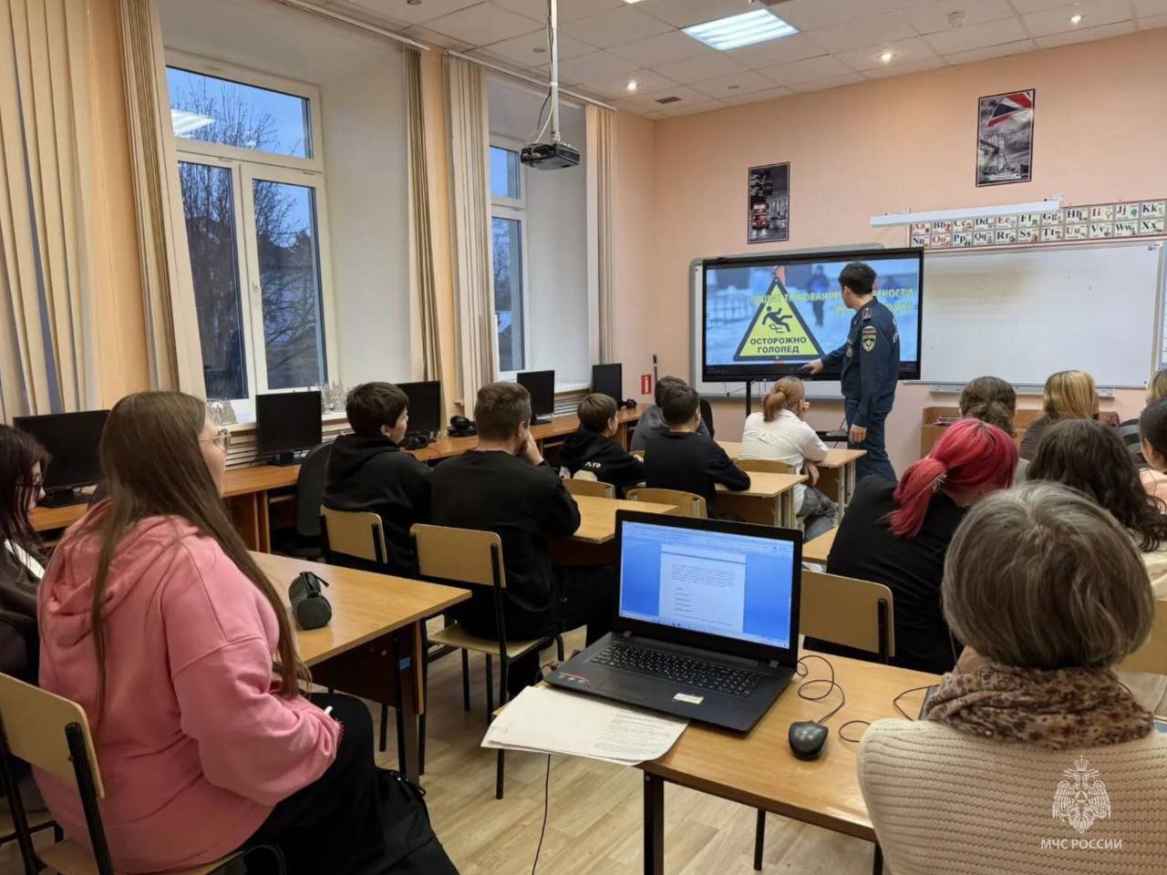 Урок безопасности от МЧС России для соловецких школьников