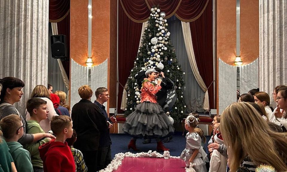 Губернаторская ёлка подарила праздник особенным детям Поморья