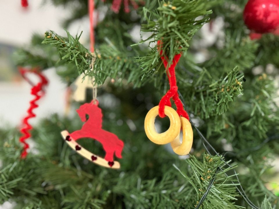 Малыши Архангельского медцентра погрузились в новогоднюю сказку