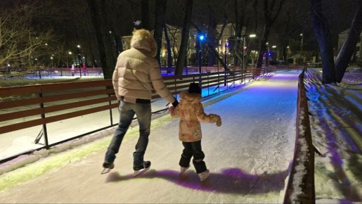 Любишь кататься? Иди и катайся! Каток в Петровском парке открыт!