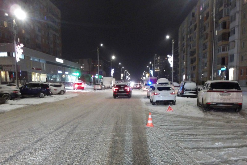 25 декабря в полицию города Мирный поступила информация о дорожно-транспортном происшествии возле дома по улице Циргвава 25 декабря в полицию города Мирный поступила информация о дорожно-транспортном происшествии возле дома по улице Циргвава