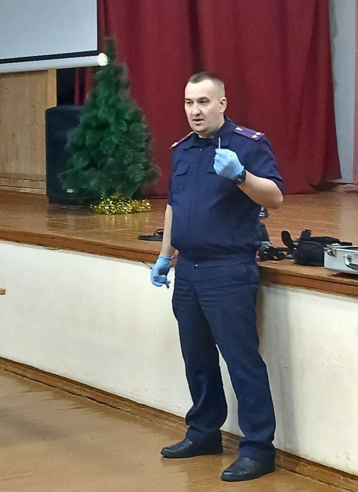 В областном центре следователи провели профилактическое занятие для школьников В областном центре следователи провели профилактическое занятие для школьников