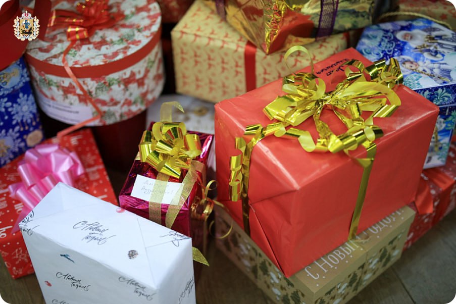 В канун Нового года губернатор Александр Цыбульский и участники кадровой программы «Защитники. Под крылом Архангела» присоединились к благотворительной акции «Коробка доброты» В канун Нового года губернатор Александр Цыбульский и участники кадровой программы «Защитники. Под крылом Архангела» присоединились к благотворительной акции «Коробка доброты»