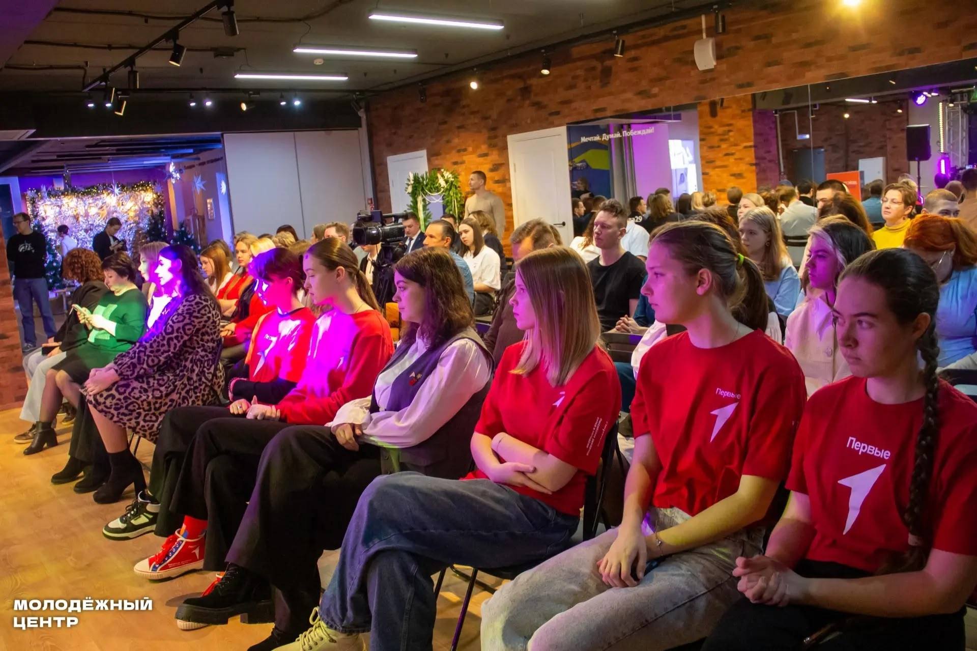 Игорь Арсентьев: В выходные дни встретился с представителями нашего молодежного сообщества, чтобы вместе подвести итоги 2025 года и поговорить о планах на будущее Игорь Арсентьев: В выходные дни встретился с представителями нашего молодежного сообщества, чтобы вместе подвести итоги 2025 года и поговорить о планах на будущее