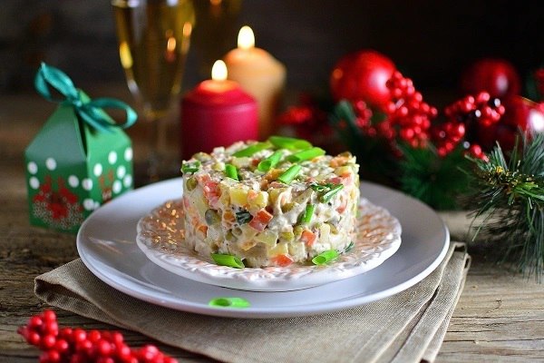 Символ Нового года - салат "Оливье"