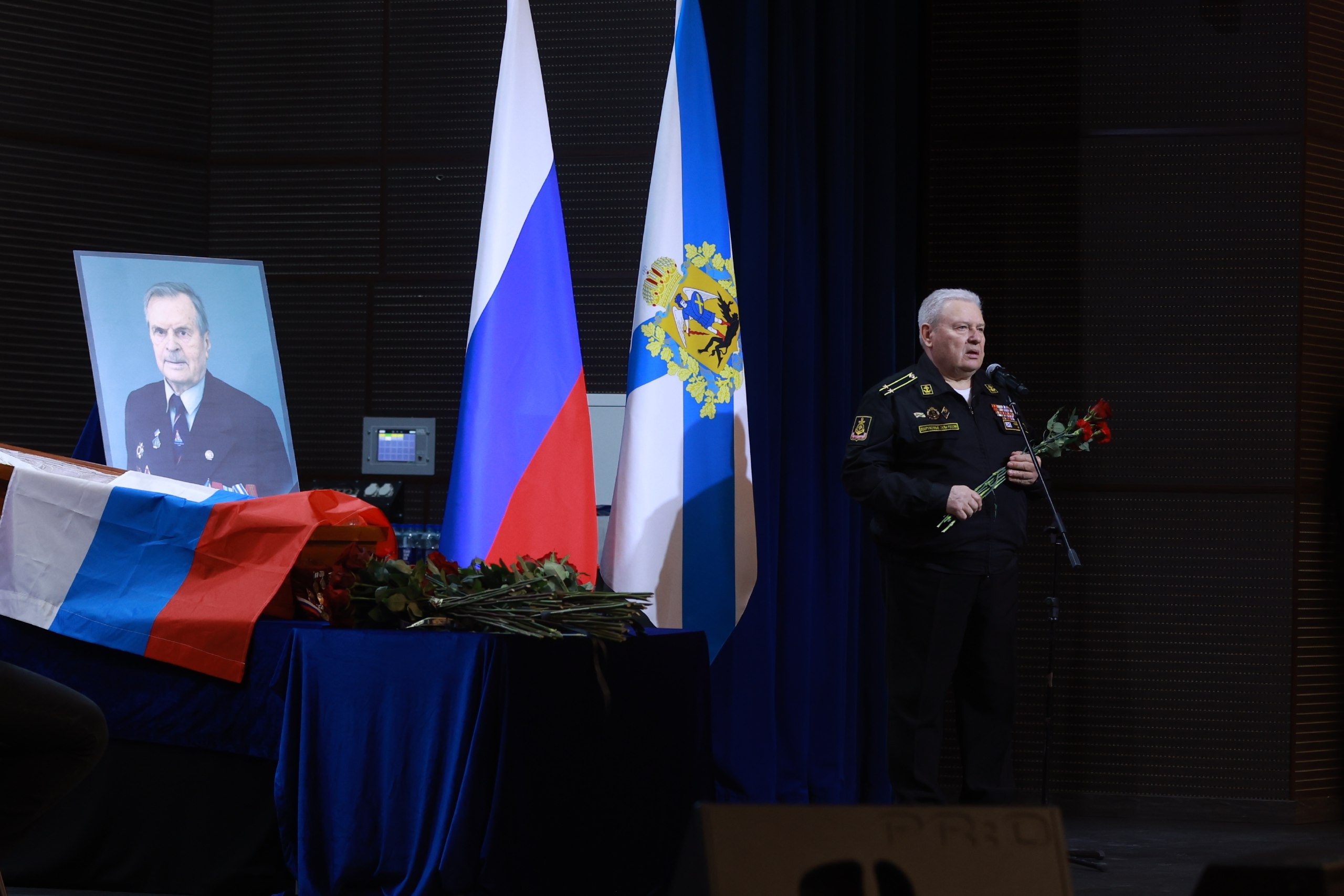 Ушла легенда... Сегодня простились с последним юнгой Архангельска. В конференц-зале Правительства Архангельской области состоялось прощание с ветераном Великой Отечественной войны, участником Северных конвоев Юрием... Ушла легенда... Сегодня простились с последним юнгой Архангельска. В конференц-зале Правительства Архангельской области состоялось прощание с ветераном Великой Отечественной войны, участником Северных конвоев Юрием...