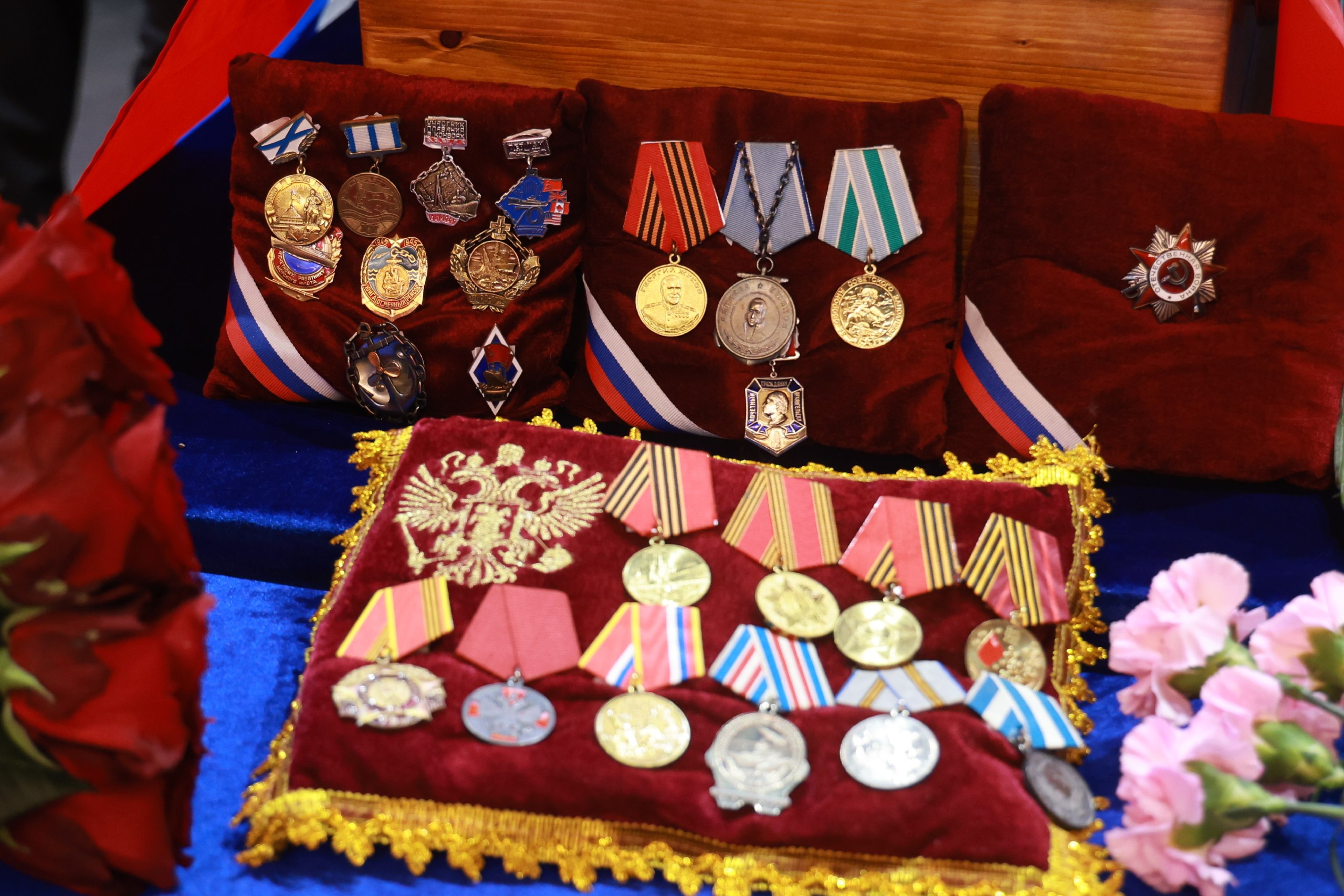 Ушла легенда... Сегодня простились с последним юнгой Архангельска. В конференц-зале Правительства Архангельской области состоялось прощание с ветераном Великой Отечественной войны, участником Северных конвоев Юрием... Ушла легенда... Сегодня простились с последним юнгой Архангельска. В конференц-зале Правительства Архангельской области состоялось прощание с ветераном Великой Отечественной войны, участником Северных конвоев Юрием...