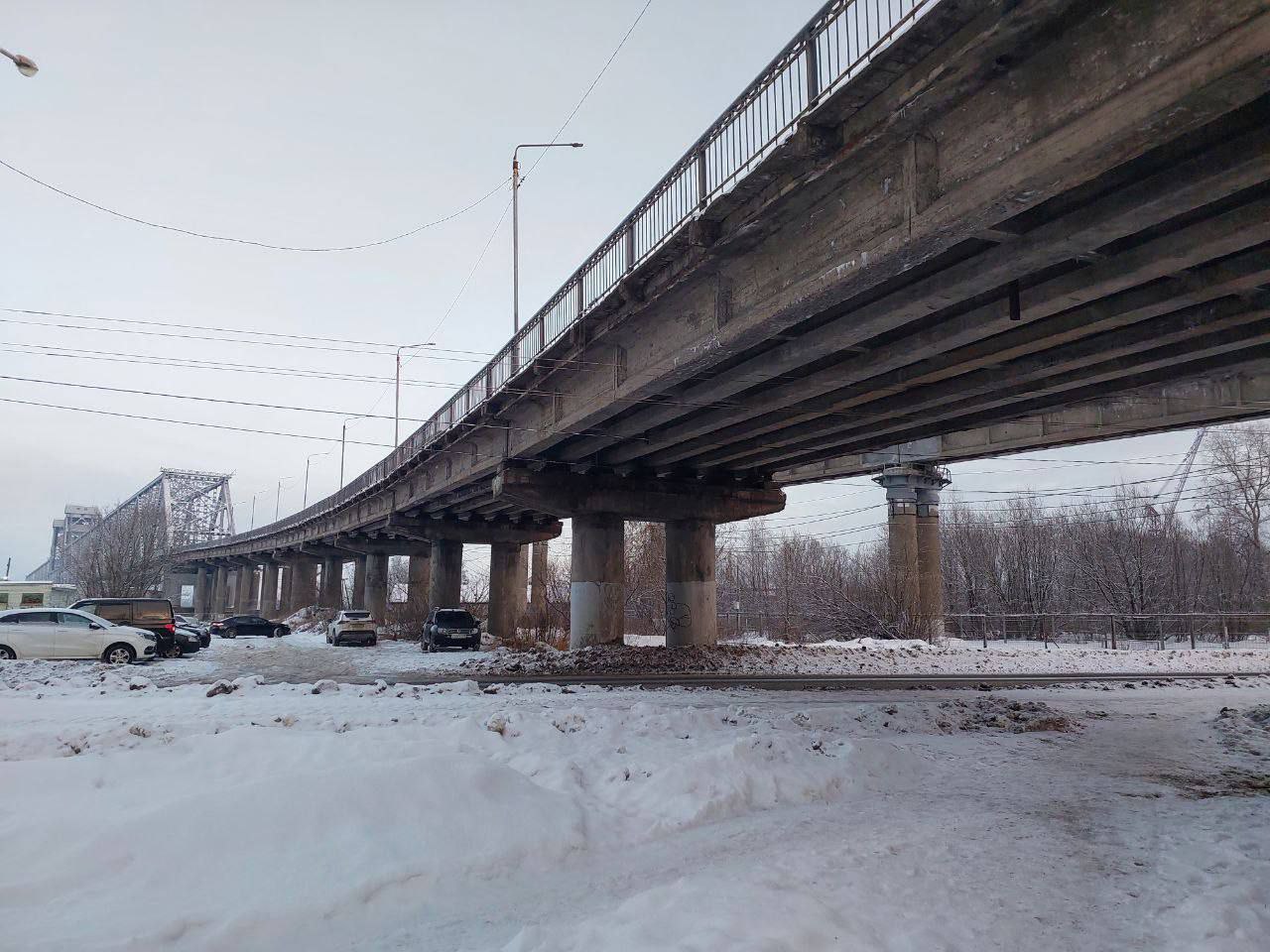 На железнодорожном мосту в Архангельске введут реверсивное движение для ремонта провала на эстакаде На железнодорожном мосту в Архангельске введут реверсивное движение для ремонта провала на эстакаде