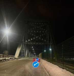 В Архангельске из-за провала ограничено движение по железнодорожному мосту