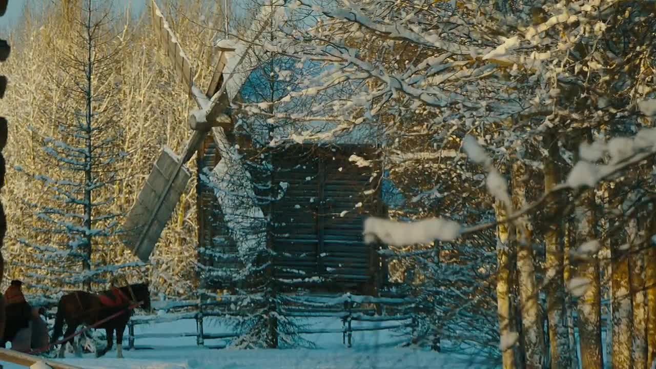 В эти дни в музее-заповеднике «Малые Корелы» по доброй традиции гостей в своём доме встречает сам Дед Мороз!