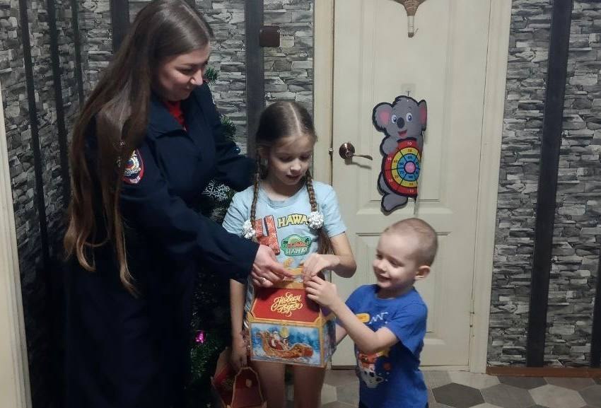 «Полицейский Дед Мороз» шагает по Архангельской области «Полицейский Дед Мороз» шагает по Архангельской области