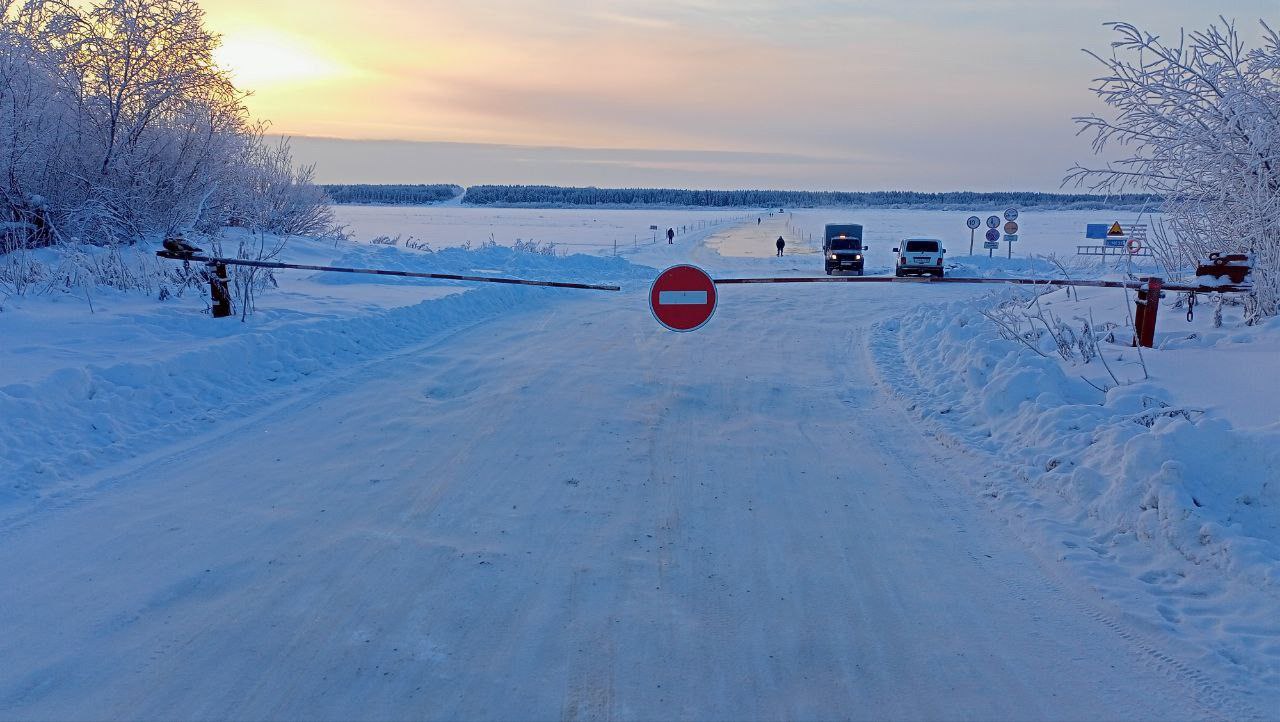 Закрыта ледовая переправа через реку Мезень у Кимжи Закрыта ледовая переправа через реку Мезень у Кимжи