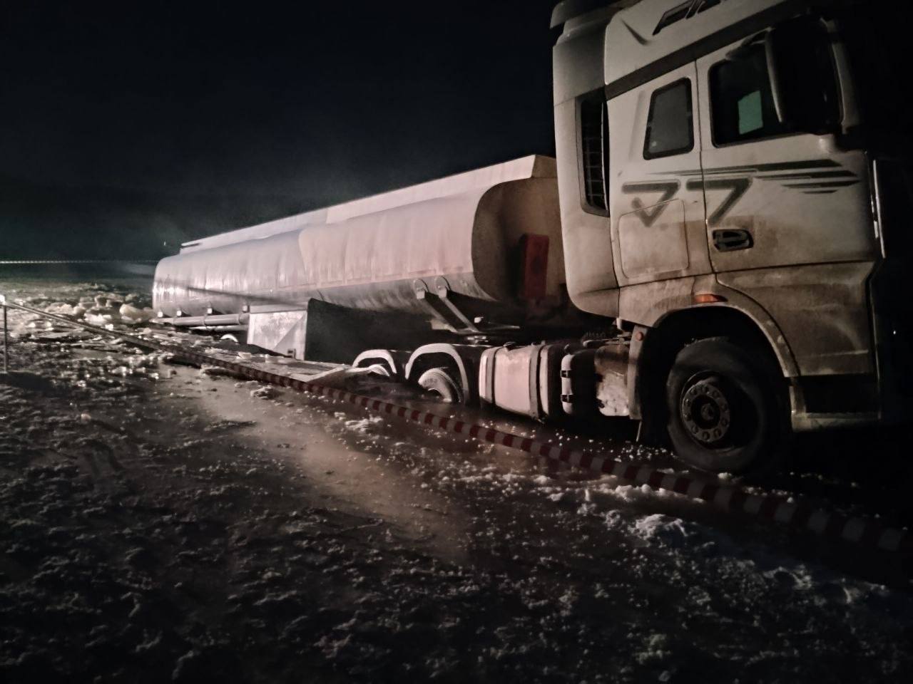 НОВОЕ ЧП НА ЛЕДОВОЙ ПЕРЕПРАВЕ В МЕЗЕНСКОМ ОКРУГЕ НОВОЕ ЧП НА ЛЕДОВОЙ ПЕРЕПРАВЕ В МЕЗЕНСКОМ ОКРУГЕ