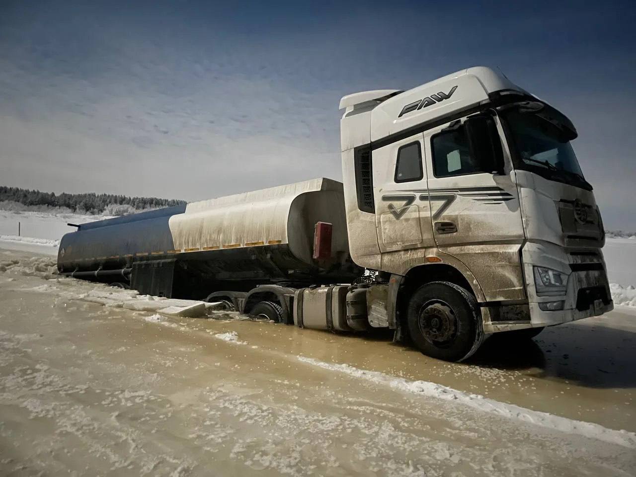 НОВОЕ ЧП НА ЛЕДОВОЙ ПЕРЕПРАВЕ В МЕЗЕНСКОМ ОКРУГЕ НОВОЕ ЧП НА ЛЕДОВОЙ ПЕРЕПРАВЕ В МЕЗЕНСКОМ ОКРУГЕ