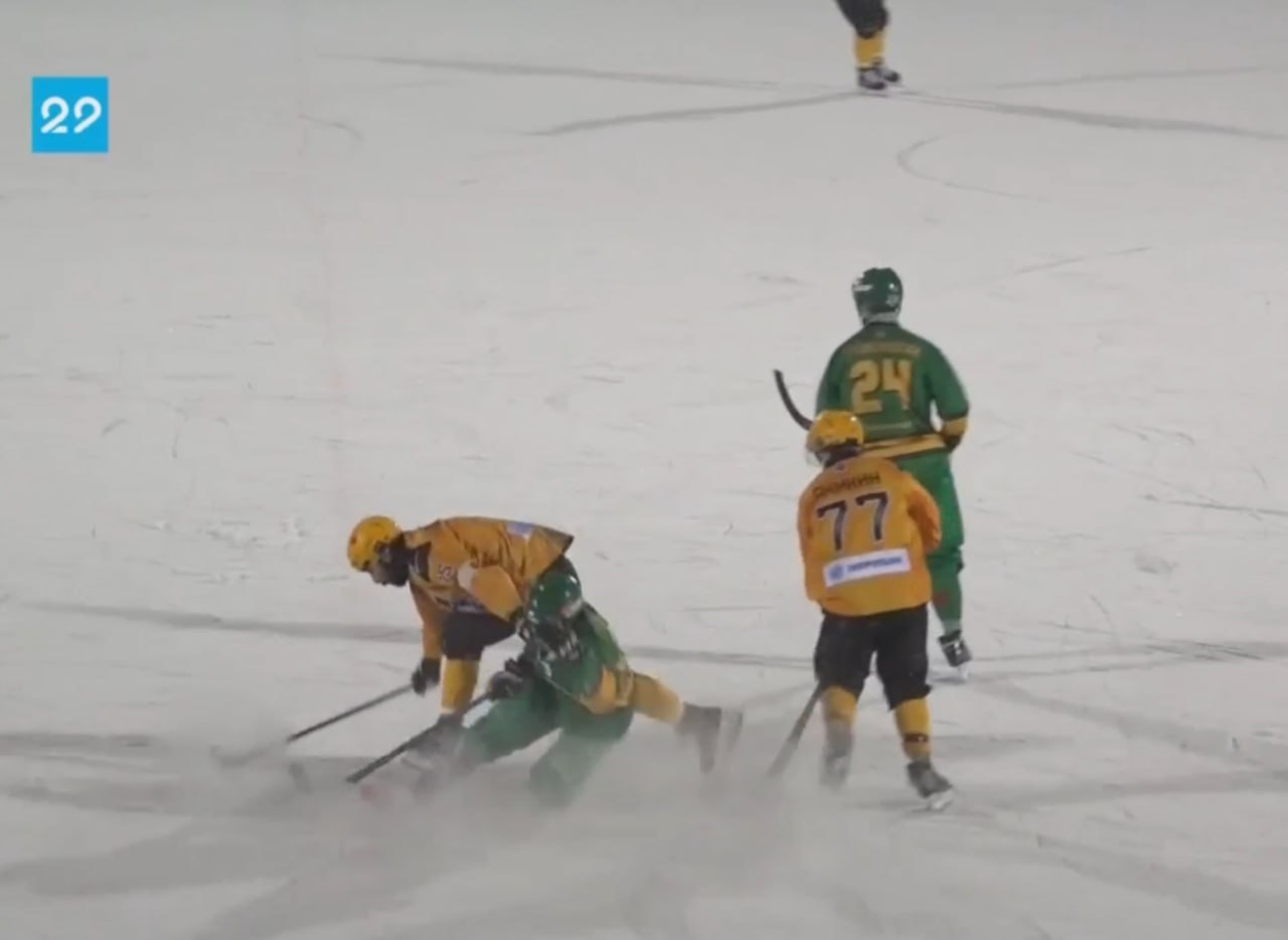 «Водник» уступил хабаровскому «СКА-Нефтянику» на домашнем льду