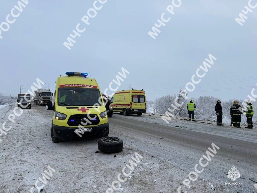 В момент аварии в школьном автобусе находились шестеро детей - они не пострадали В момент аварии в школьном автобусе находились шестеро детей - они не пострадали