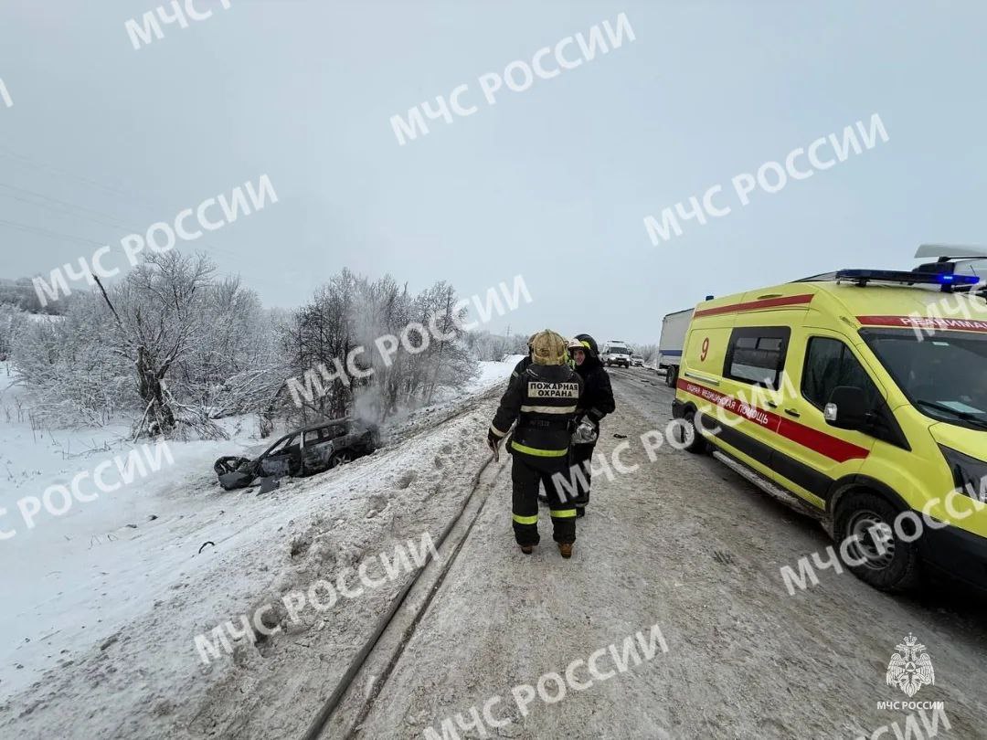 В момент аварии в школьном автобусе находились шестеро детей - они не пострадали