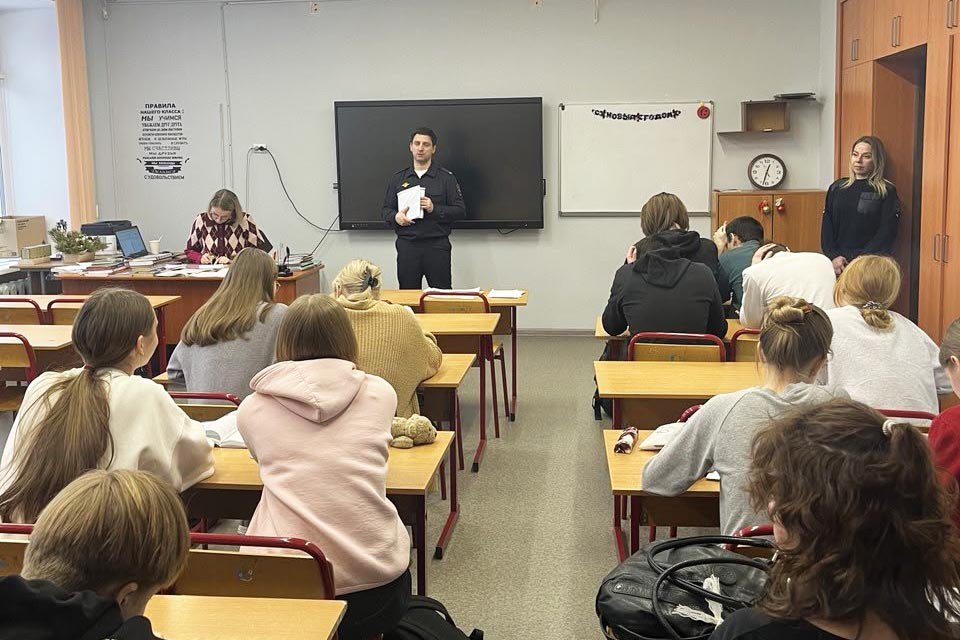 Мероприятия в рамках Всероссийской акции «Студенческий десант» прошли в Павловской средней школе в Каргопольском округе, Онежском индустриальном техникуме и в Архангельске в школах № 1, 17, 27, 62, в Эколого-биологическом... Мероприятия в рамках Всероссийской акции «Студенческий десант» прошли в Павловской средней школе в Каргопольском округе, Онежском индустриальном техникуме и в Архангельске в школах № 1, 17, 27, 62, в Эколого-биологическом...