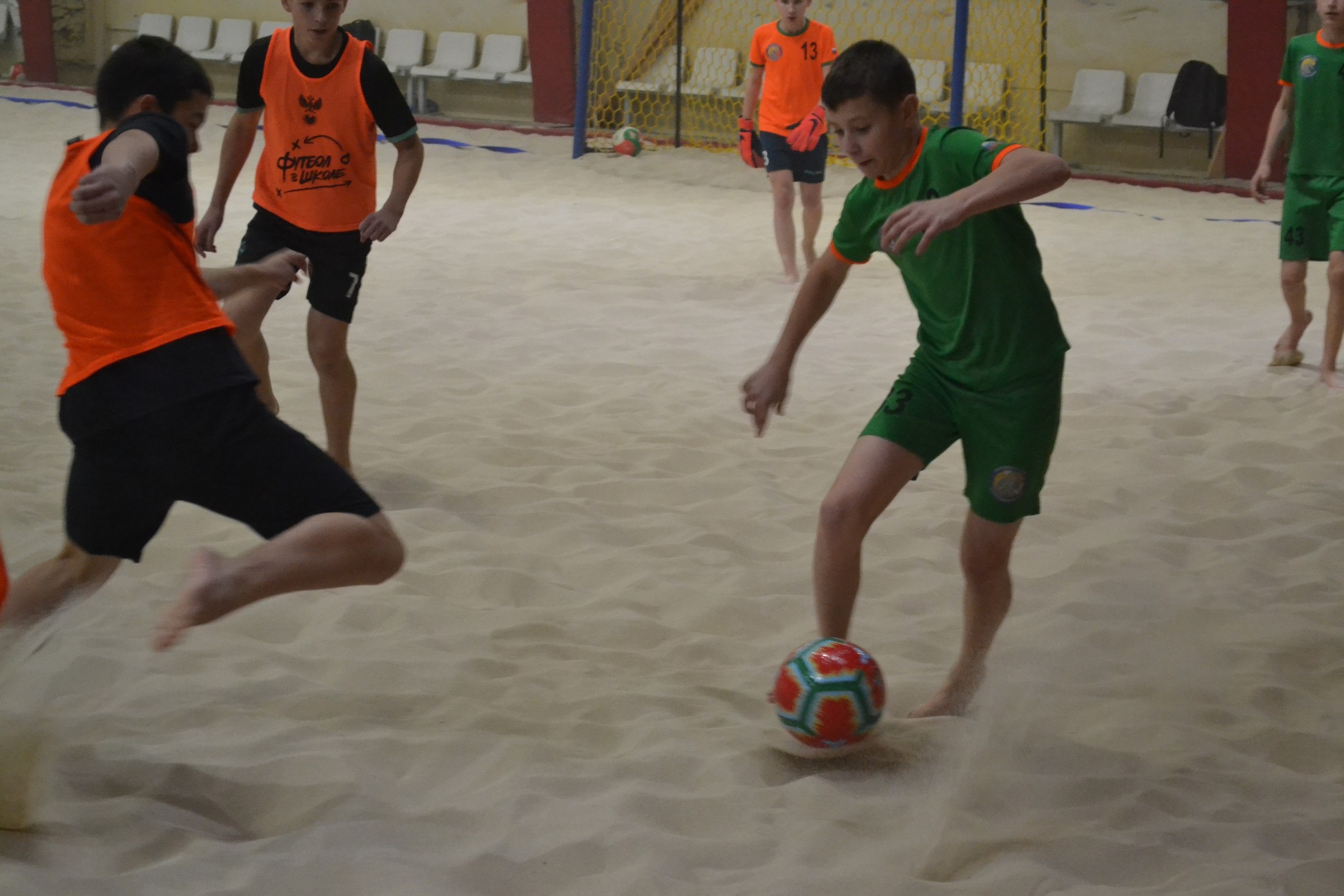 В спортивной школе им. Павла Усова активно развивают пляжный футбол! Уже три года юные спортсмены от 7 до 14 лет занимаются в детском пляжном футбольном клубе «Локомотив» в спортивно-оздоровительных группах на бюджетной... В спортивной школе им. Павла Усова активно развивают пляжный футбол! Уже три года юные спортсмены от 7 до 14 лет занимаются в детском пляжном футбольном клубе «Локомотив» в спортивно-оздоровительных группах на бюджетной...