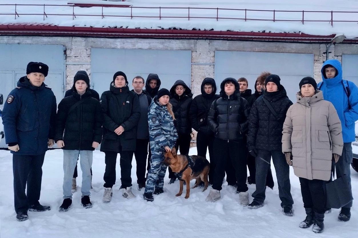 Мероприятия в рамках Всероссийской акции «Студенческий десант» прошли в Павловской средней школе в Каргопольском округе, Онежском индустриальном техникуме и в Архангельске в школах № 1, 17, 27, 62, в Эколого-биологическом... Мероприятия в рамках Всероссийской акции «Студенческий десант» прошли в Павловской средней школе в Каргопольском округе, Онежском индустриальном техникуме и в Архангельске в школах № 1, 17, 27, 62, в Эколого-биологическом...