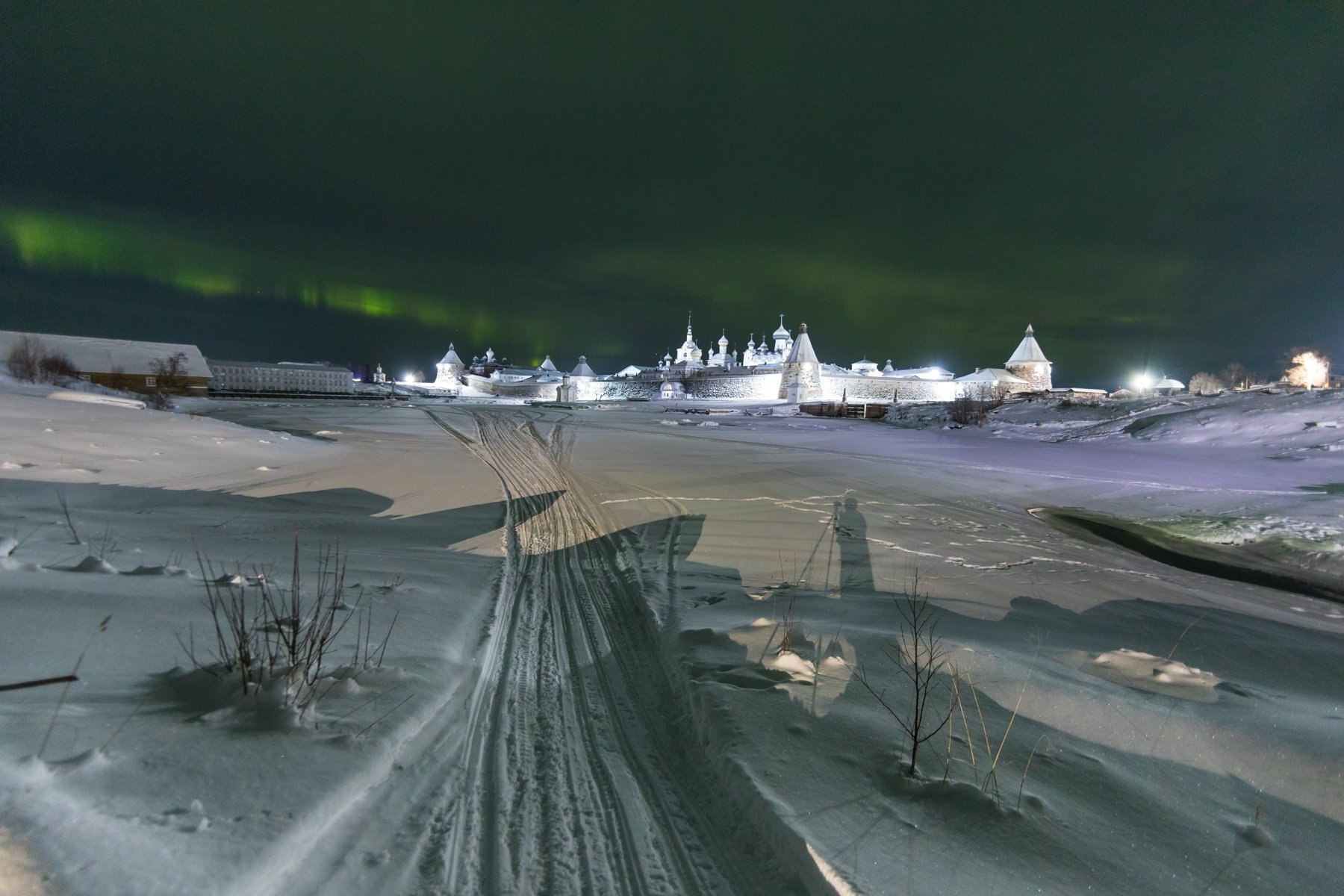 Невероятная красота северного сияния на Соловках Невероятная красота северного сияния на Соловках